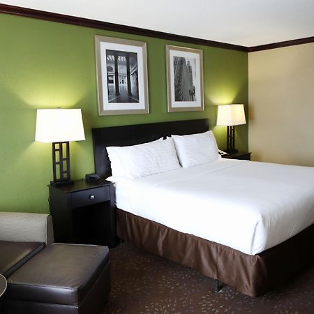 Holiday Inn Chicago/Oak Brook By Ihg Окбрук Террас Экстерьер фото