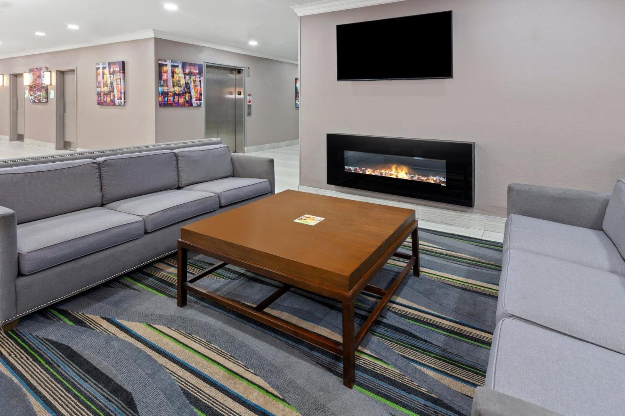 Holiday Inn Chicago/Oak Brook By Ihg Окбрук Террас Экстерьер фото