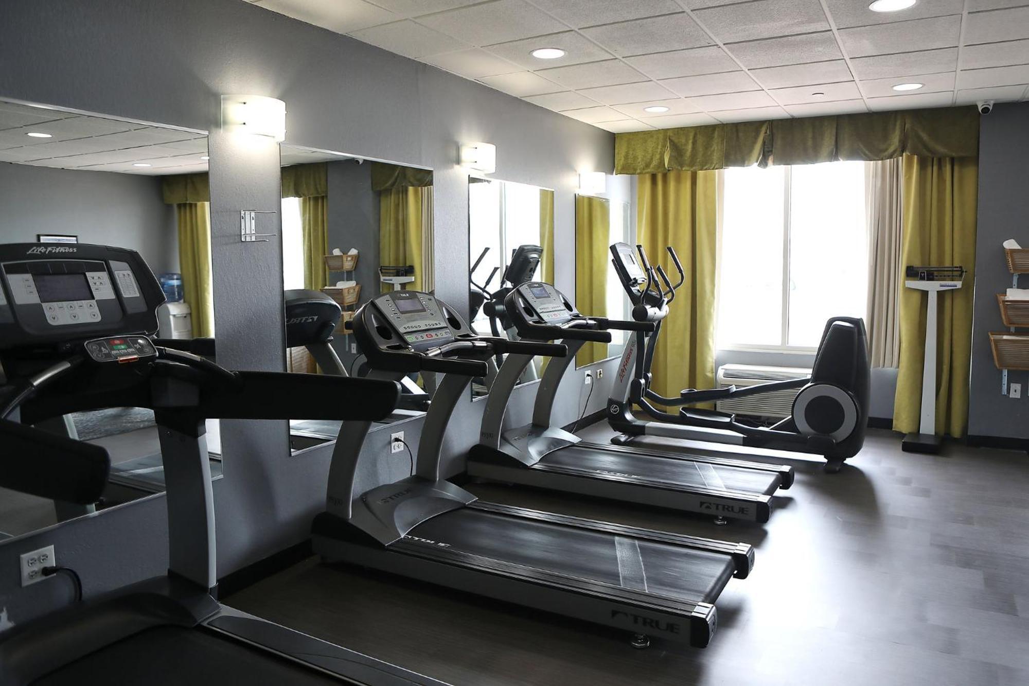 Holiday Inn Chicago/Oak Brook By Ihg Окбрук Террас Экстерьер фото