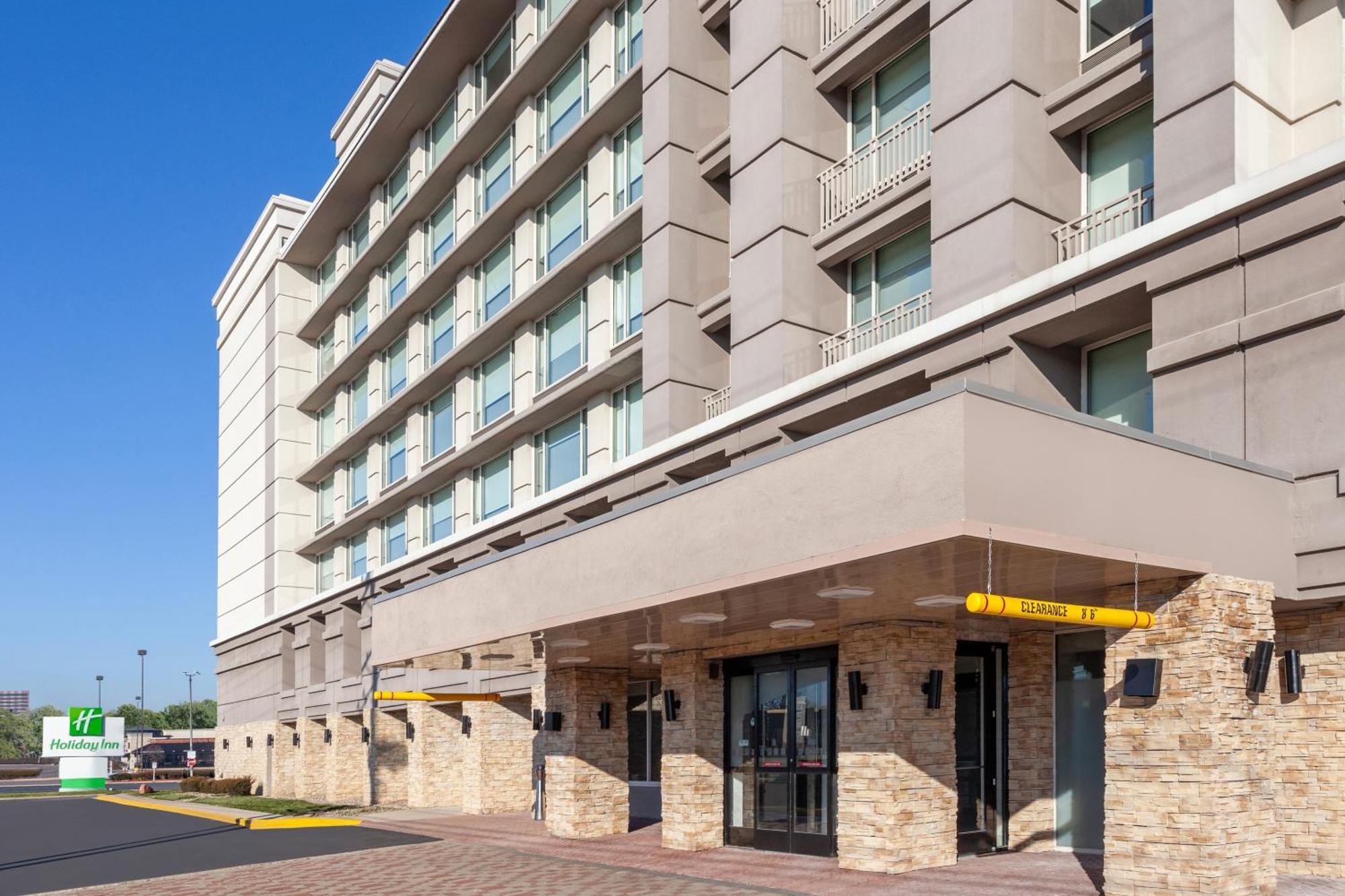 Holiday Inn Chicago/Oak Brook By Ihg Окбрук Террас Экстерьер фото