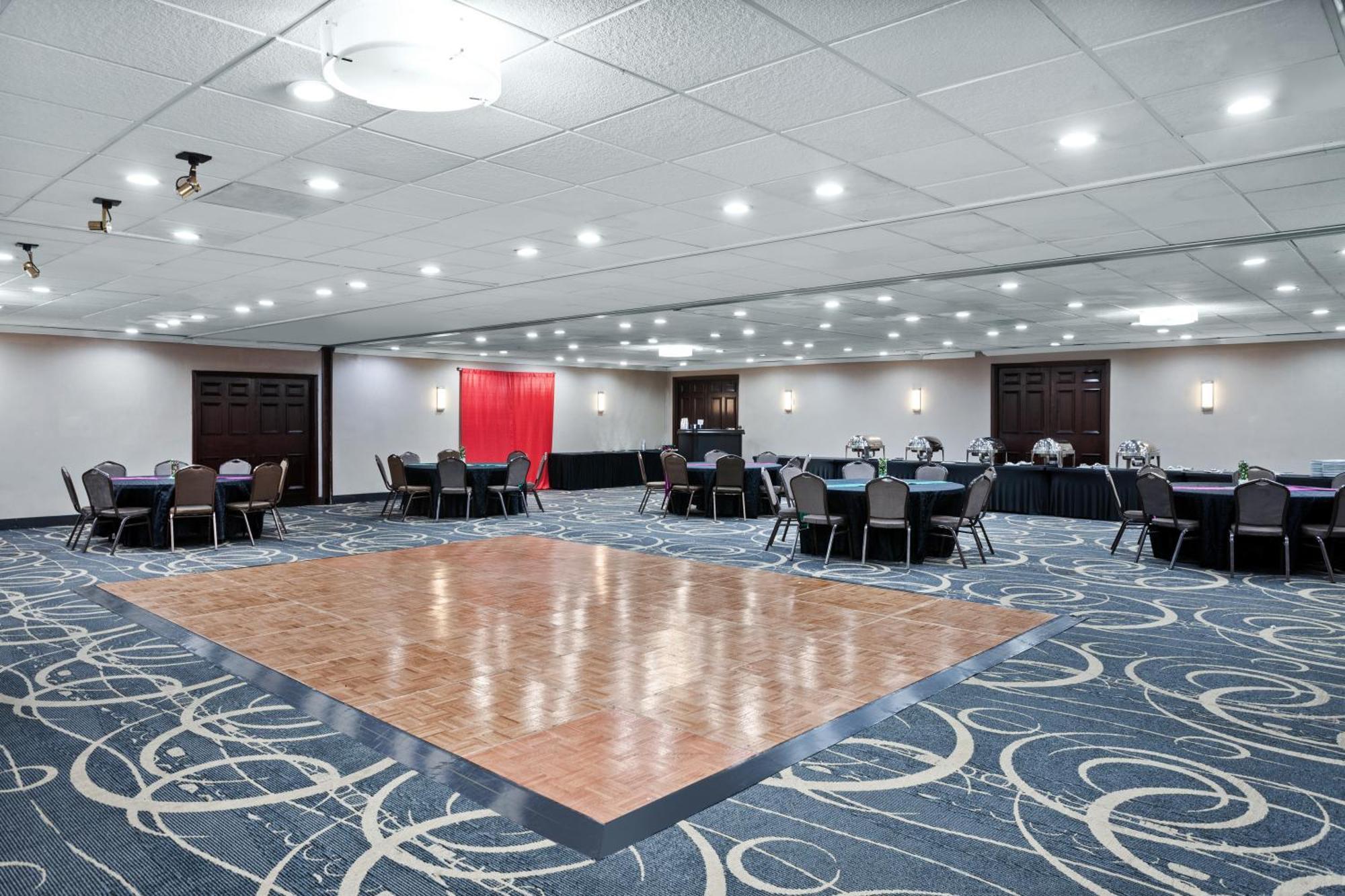 Holiday Inn Chicago/Oak Brook By Ihg Окбрук Террас Экстерьер фото